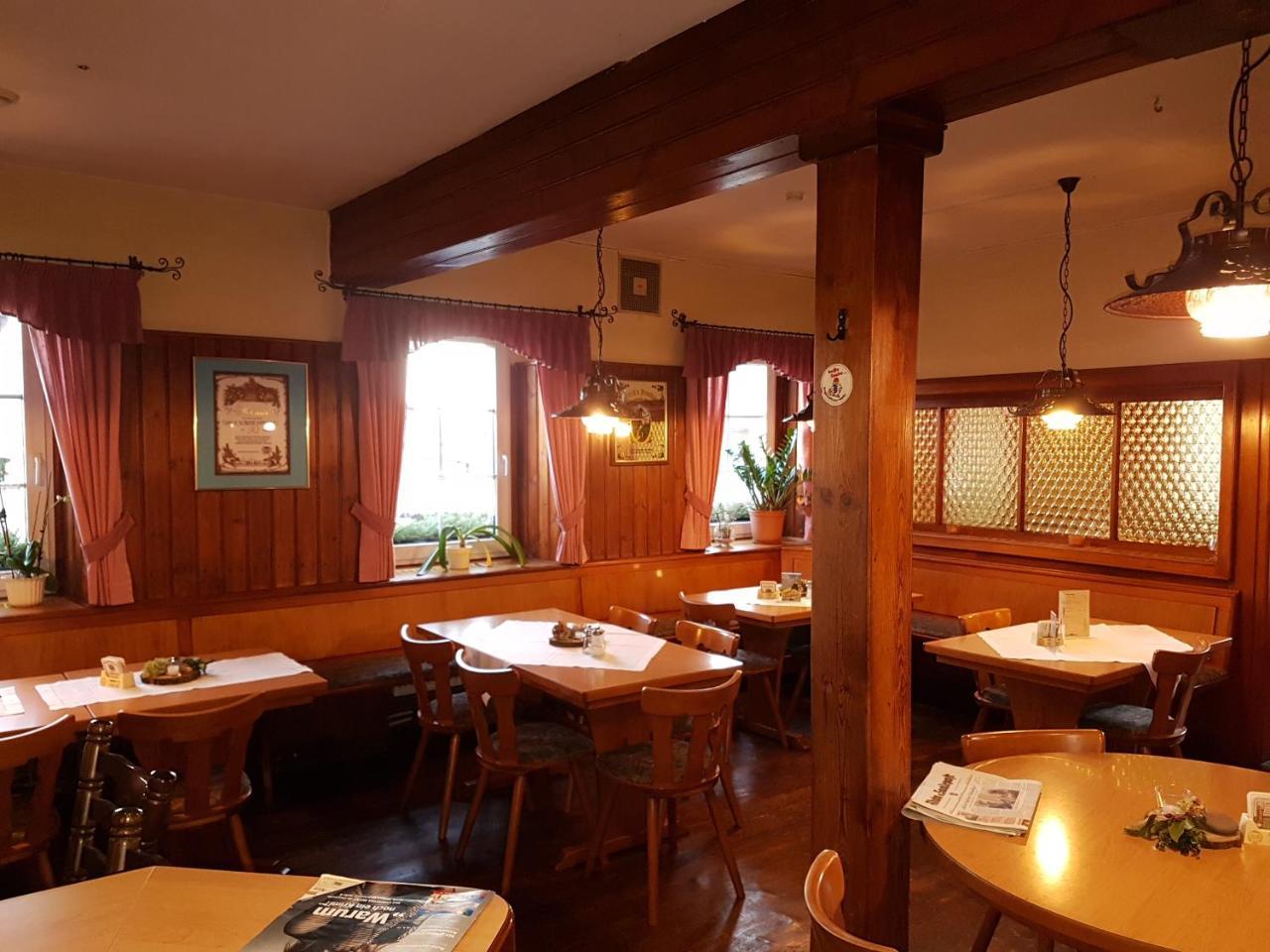Landgasthof "Zur Linde" Irmelshausen Экстерьер фото
