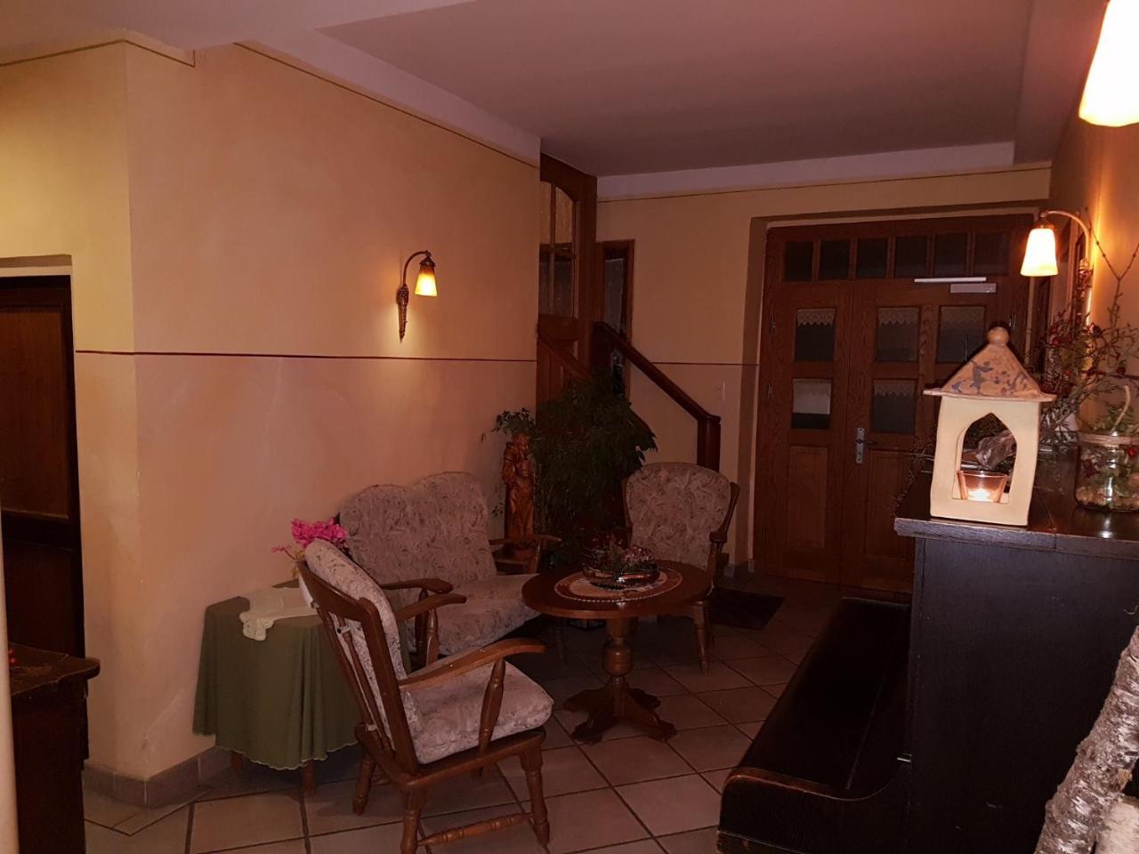 Landgasthof "Zur Linde" Irmelshausen Экстерьер фото