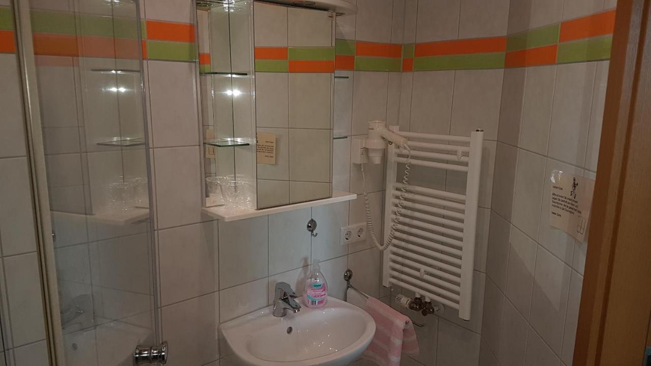 Landgasthof "Zur Linde" Irmelshausen Экстерьер фото